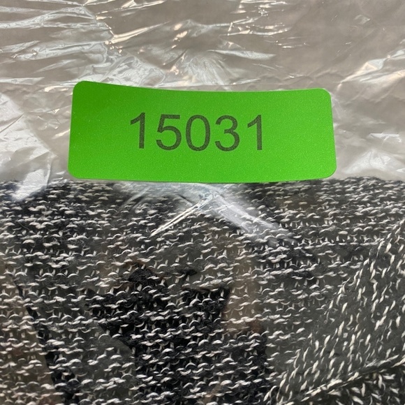 Old Navy Women's Black + White Round Neck Long Sleeve Knit Sweater Size X-Small - Picture 10 of 10